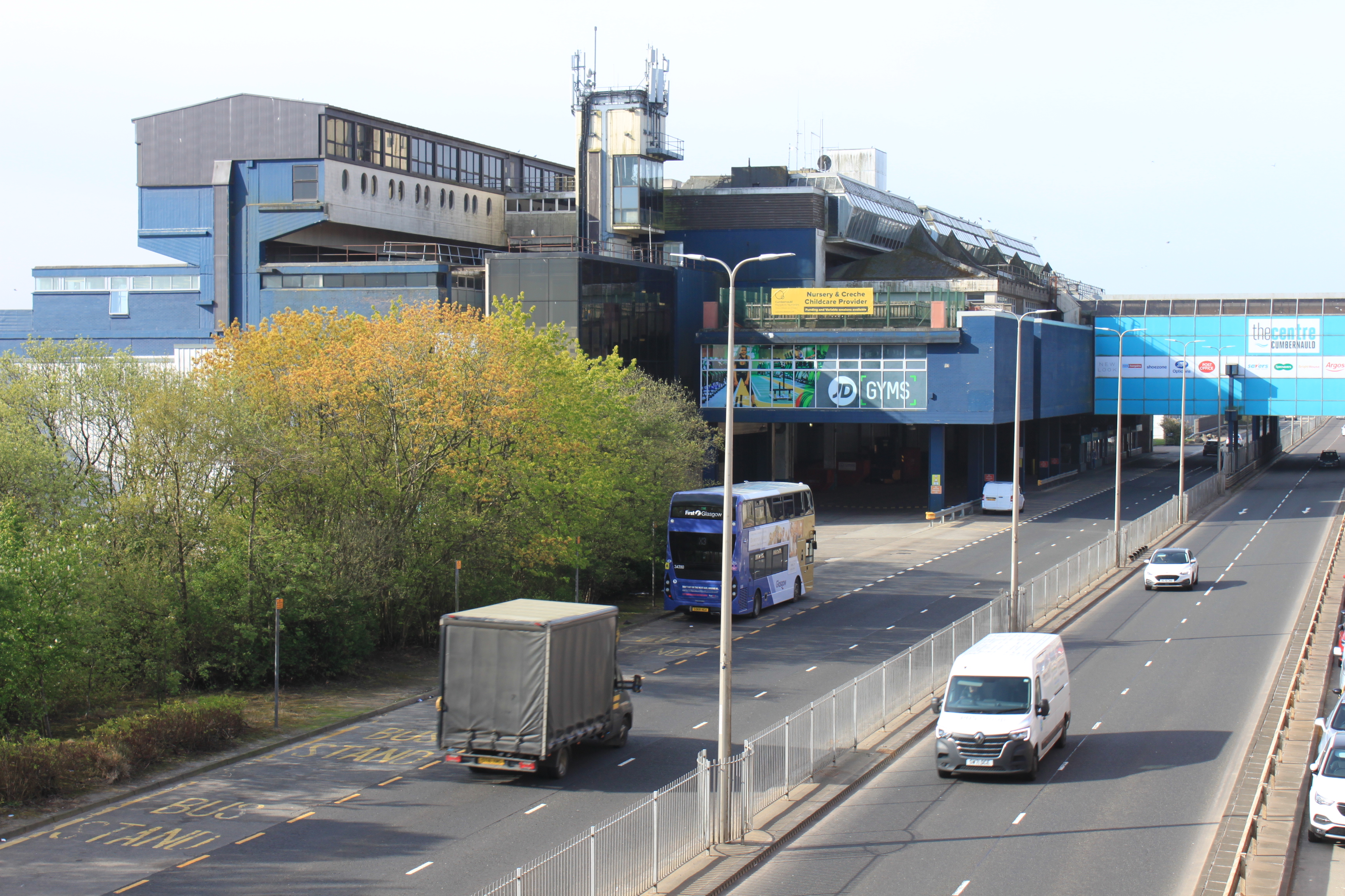 image of cars on a dual carriage way